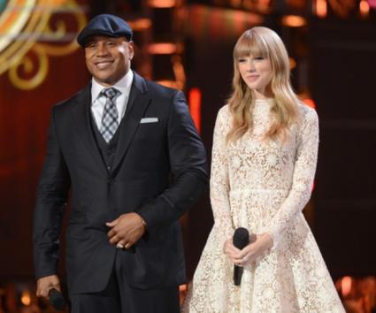 Taylor Swift και LL Cool J σε μια πρωτότυπη ερμηνεία του “Mean”