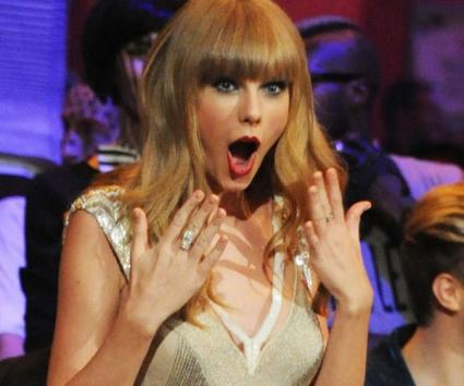 Tί ευχήθηκαν στην Taylor Swift για τα γενέθλια της οι διάσημοι φίλοι της;