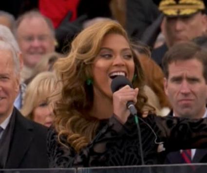 Δείτε την Beyonce να τραγουδάει τον εθνικό ύμνο της Αμερικής
