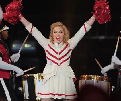 Η Madonna πουλάει τα ρούχα της για καλό σκοπό