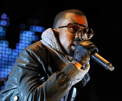 Για ποιές φωτογραφίες του ντρέπεται ο Kanye West;