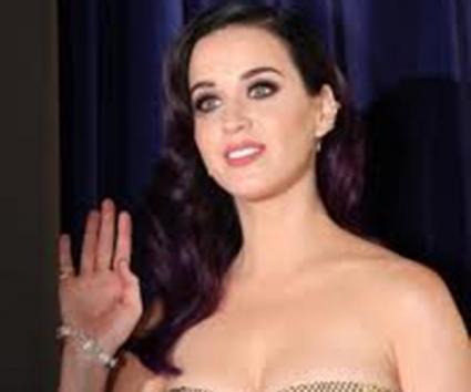 Βιβλίο ετοιμάζεται να γράψει η Katy Perry