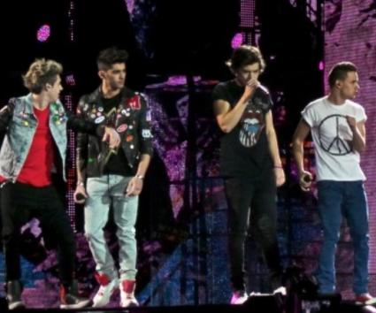 Οι One Direction χορεύουν Harlem Shake!