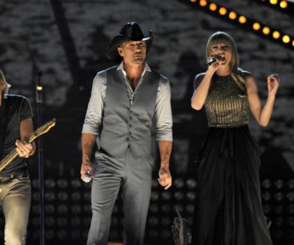 Στα American Country Music Awards εμφανίστηκε η Taylor Swift