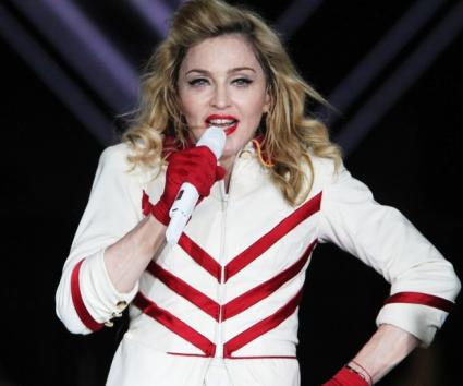 Ποιός κατηγορεί τη Madonna για εκβιασμό;