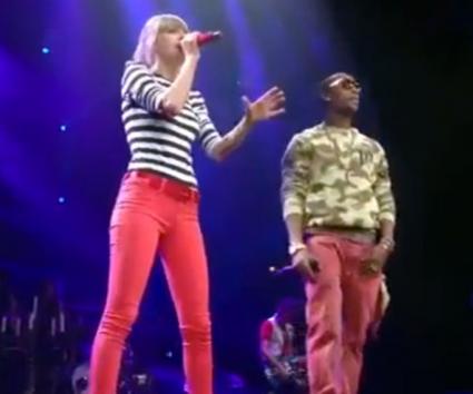 Ντουέτο στη σκηνή για Taylor Swift και Β.ο.Β
