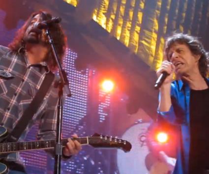 O Dave Grohl τραγουδάει μαζί με τους Rolling Stones