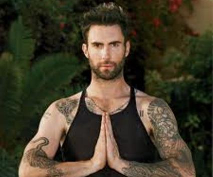 Αρραβωνιάστηκε ο Adam Levine
