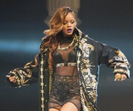 Επίθεση με πατατάκια δέχτηκε η Rihanna!