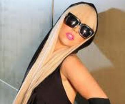 To artwork του “Applause” αποκάλυψε η Lady Gaga