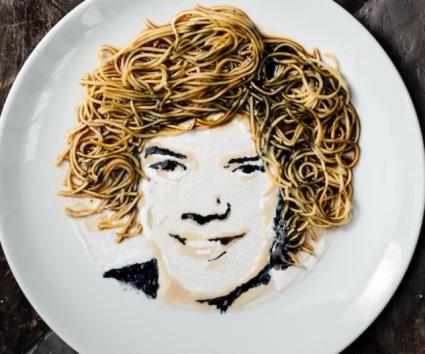 Oι αγαπημένοι σας σταρς φτιαγμένοι από noodles!