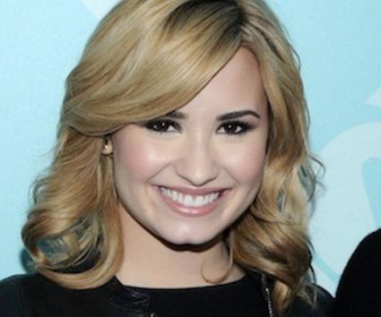 Η Demi Lovato ερμηνεύει Beatles!