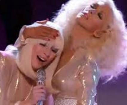 Ντουέτο Lady Gaga – Christina Aguilera στον τελικό του The Voice!