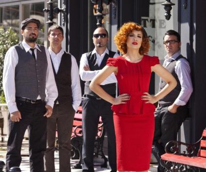 Οι Penny and the Swingin’ Cats νικητές του Jumping Fish Artist Contest