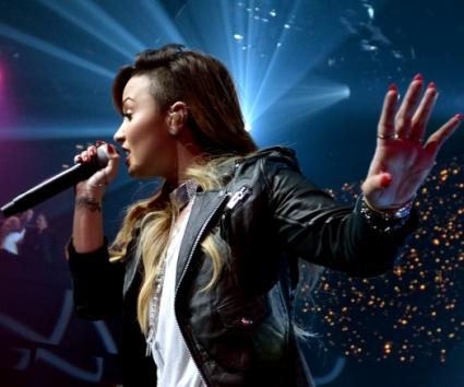 Demi Lovato και Selena Gomez ξεχώρισαν στα Radio Disney Music Awards