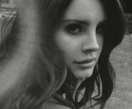 H Lana Del Rey θα τραγουδήσει στο γάμο West-Kardashian;