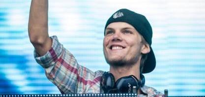 Το video clip του “Lay Me Down” παρουσίασε ο Avicii