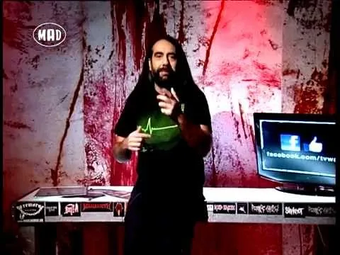 Ο Χάκος Περβανίδης στο πλατό της εκπομπής TV War.