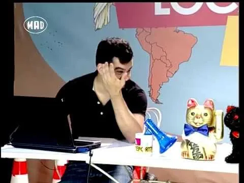 Ο Fran στο πλατό της εκπομπής Loca Report του Mad TV.