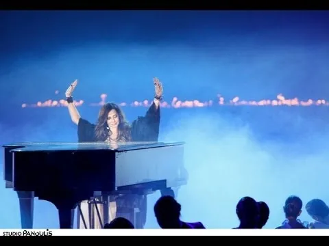 Η Άννα Βίσση σε πιάνο στο MadWalk 2014.