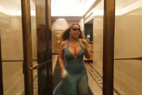 Η Mariah Carey μπαίνει στο μετρό και τρελαίνει κόσμο! Δείτε βίντεο