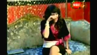 Mπουλέ & Τσιμτσιλή σε εορταστικό του 2003!