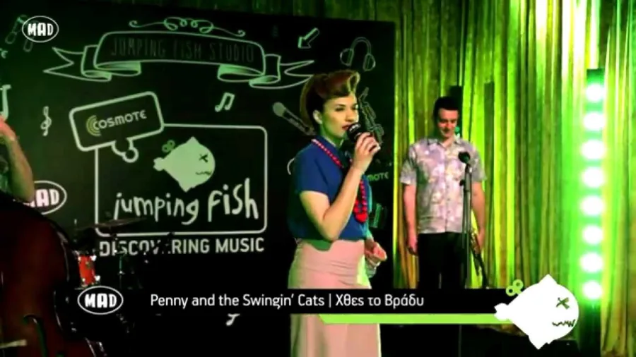 Η Penny και οι Swingin' Cats σε ζωντανή εμφάνιση στο Jumping Fish Studio.