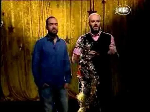 Ο Χρήστος Παπαδάς και ο Λευτέρης Κεφαλάς σε τηλεοπτικό πλατό του MAD.