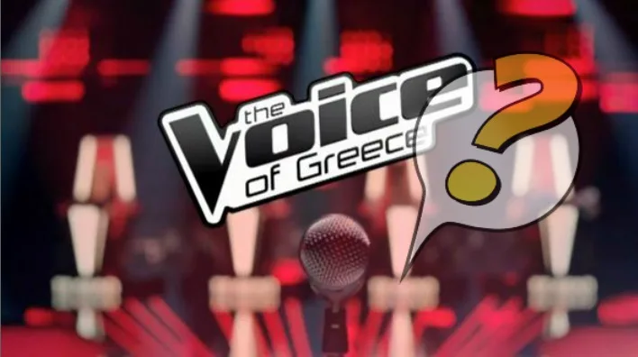 Το λογότυπο του The Voice of Greece σε φόντο τηλεοπτικού πλατό.