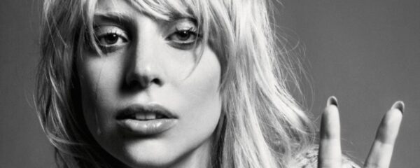 Η Lady Gaga γυμνή στην μπανιέρα με μαλλί…Diana Ross!