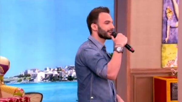 Ο Δημήτρης Καραδήμος “παίρνει την ευθύνη” και είναι Μεστην καλή χαρά!