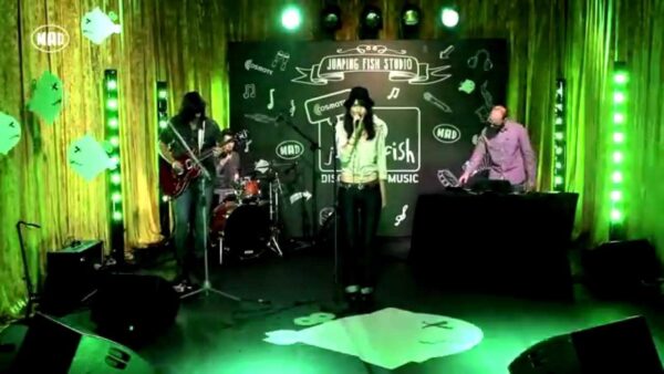 Echo Train “Love Buzz” live @ Jumping Fish Studio