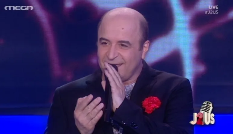 Ο Μάρκος Σεφερλής στη σκηνή του Just The 2 Of Us.