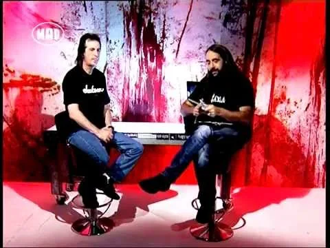 Ο Bill Tsamis και ο Χάκος Περβανίδης στο πλατό της εκπομπής TV WAR.