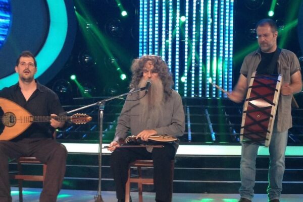 Γιάννης Σαββιδάκης ως «Ψαραντώνης» στο YFSF – Η εμφάνιση του 2014 που εξακολουθεί να συγκινεί