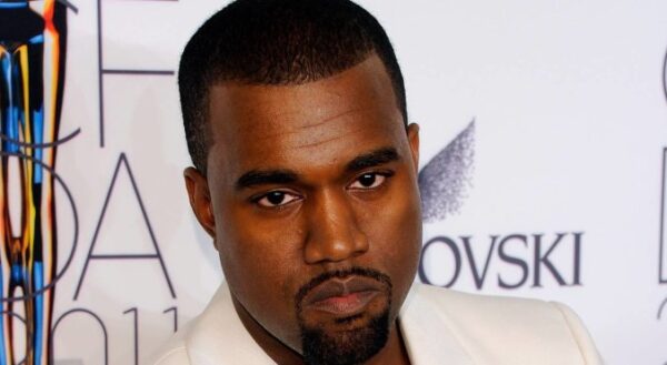 Δείτε τον Kanye West να ραπάρει σε ηλικία 19 ετών!