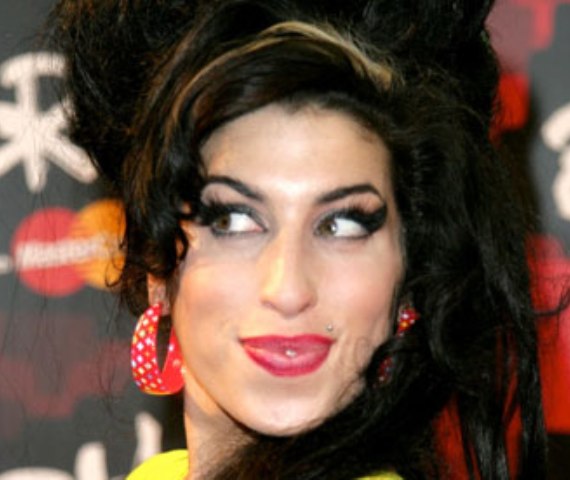 3 χρόνια από το θάνατο της Amy Winehouse σήμερα, με την τραγουδίστρια να γίνεται κόμικ!