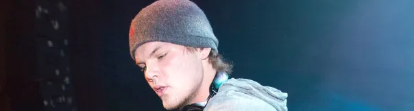 Ο DJ Avicii σε ζωντανή εμφάνιση στο The Fillmore στο Ντιτρόιτ το 2012.