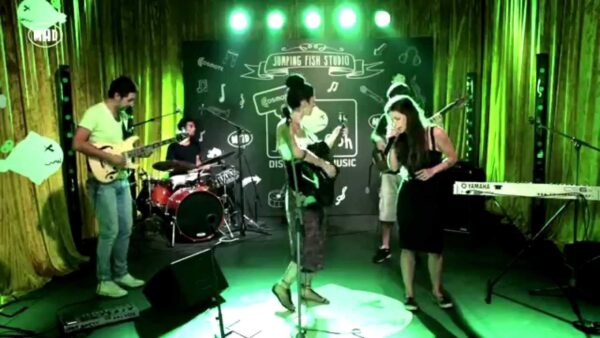 DUSK & Esterina στο Jumping Fish Studio by Cosmote (full version)