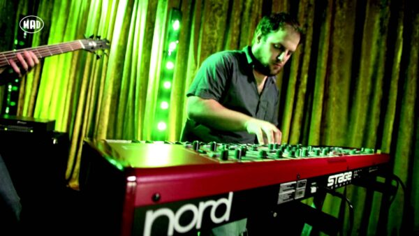 Idra Kayne / Don’t Walk Away From Me (Live @ Jumping Fish Studio 25/7/14)