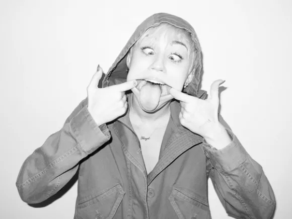 miley3-580x435