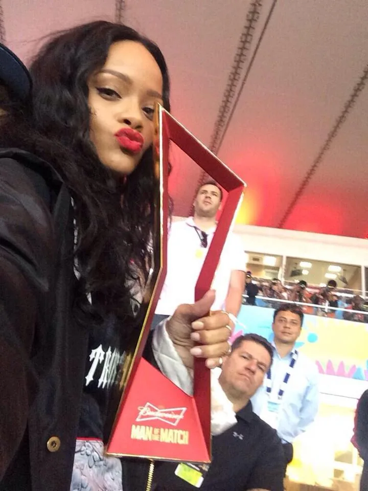 rihanna2