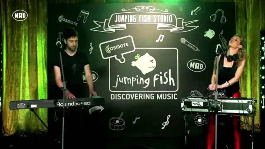 Οι The Partimers σε ζωντανή εμφάνιση στο Jumping Fish Studio.
