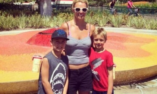 Η Britney Spears ανεβάζει βίντεο με τους γιους της!