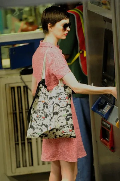 11-anne-hathaway.nocrop.w1800.h1330.2x