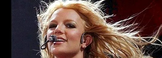 Η Britney Spears στη σκηνή κατά τη διάρκεια συναυλίας της.