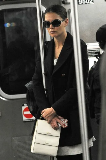 13-katie-holmes.nocrop.w1800.h1330.2x