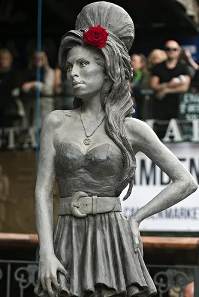 Amy Winehouse statue