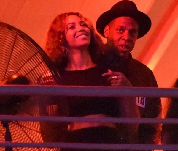 Beyonce-Jay-Z-At-Made-In-America-Festival-3-675x900