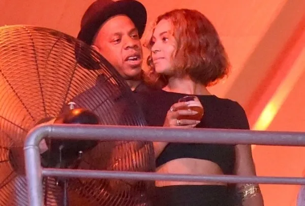 Beyonce-Jay-Z-At-Made-In-America-Festival-4-675x900